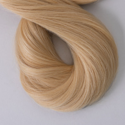 7 Piece Clip In Hair Extensions: #22 Creamy Blonde